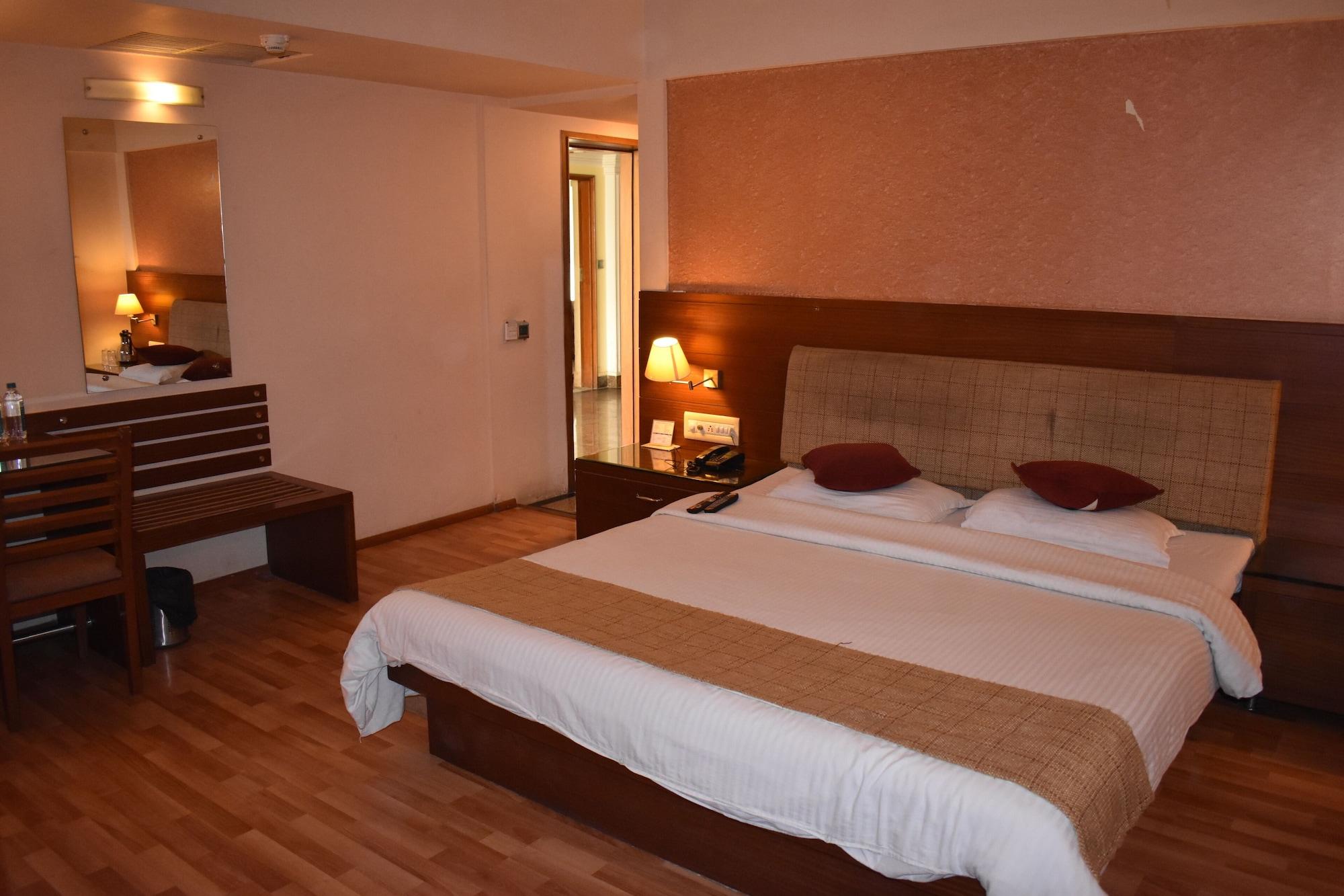 Hotel Royal Highness Ahmedabad Eksteriør bilde