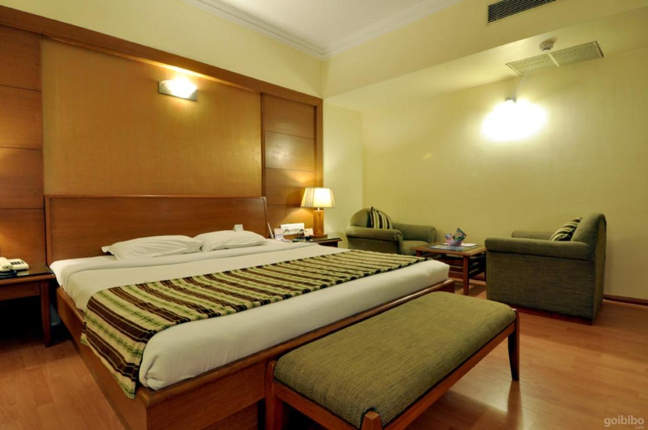 Hotel Royal Highness Ahmedabad Eksteriør bilde